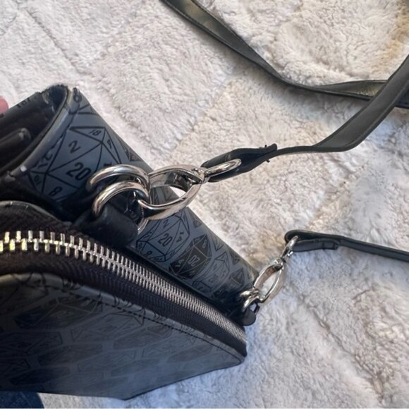Think Geek | Dungeons & Dragons "Bag of Holding" Clutch Crossbody Bag Purse - Picture 14 of 14